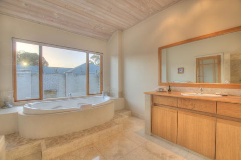 Moana Spa Villas - Prime Yallingup Location - Holiday Find 17