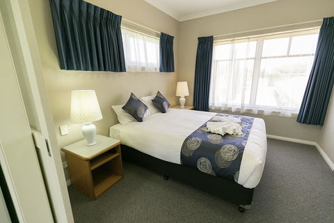 Esplanade Hotel Busselton - Holiday Find 1