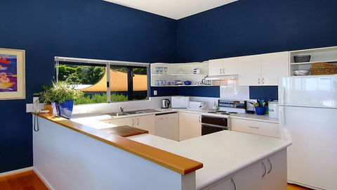Tru Blu - Enjoy Sweeping 180 Degree Views Of Gracetown In This Modern Family Beach House - Holiday Find 9