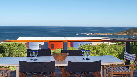 Tru Blu - Enjoy Sweeping 180 Degree Views Of Gracetown In This Modern Family Beach House - Holiday Find 8