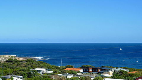 Tru Blu - Enjoy Sweeping 180 Degree Views Of Gracetown In This Modern Family Beach House - Holiday Find 6