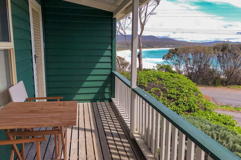 BINALONG BEACH COTTAGE Beachfront At Bay Of Fires Next To Restaurant - Holiday Find 14