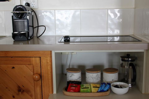 BINALONG BEACH COTTAGE Beachfront At Bay Of Fires Next To Restaurant - Holiday Find 11