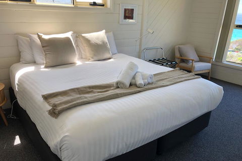 BINALONG BEACH COTTAGE Beachfront At Bay Of Fires Next To Restaurant - Holiday Find 6