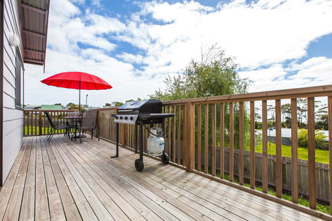 Bircoo Cottage Beach And Golf Getaway - Holiday Find 10