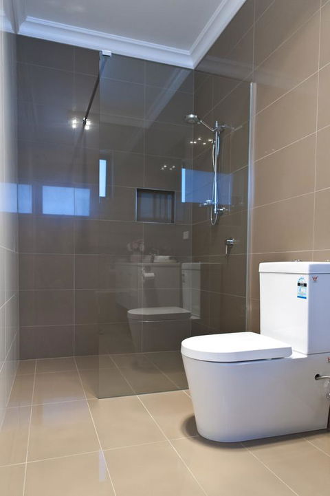 Sandy Bay Waterfront Home - Holiday Find 8