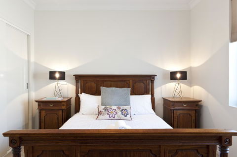 Sandy Bay Waterfront Home - Holiday Find 6