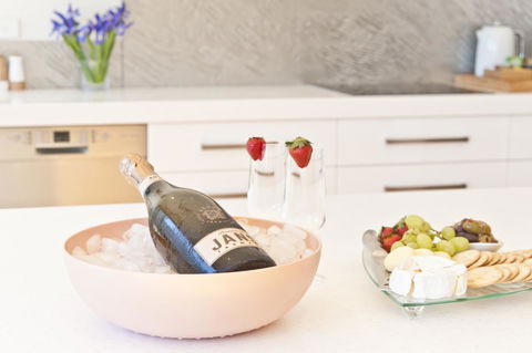 Sandy Bay Waterfront Home - Holiday Find 36