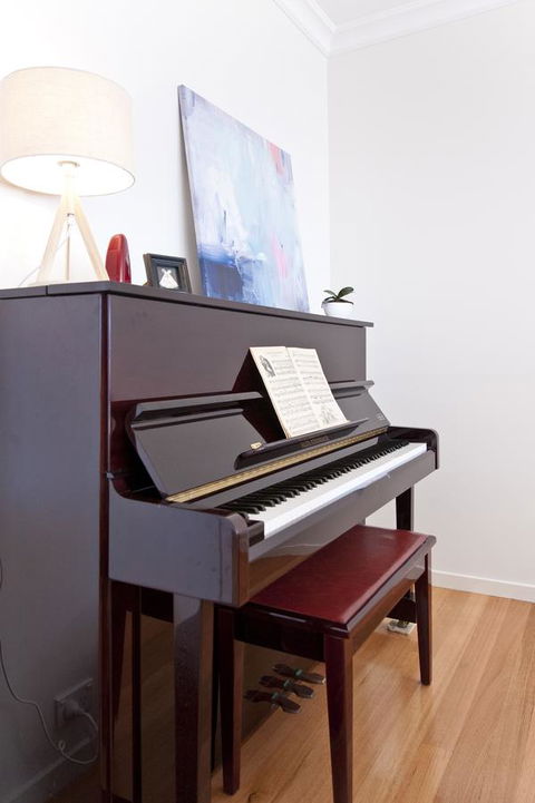 Sandy Bay Waterfront Home - Holiday Find 4