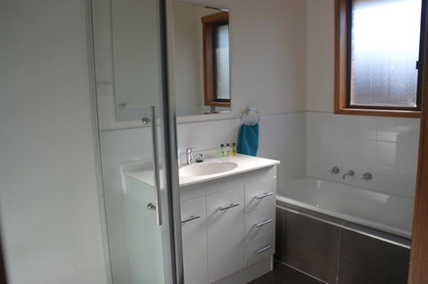 Modern 2 Bedroom Appartment - Holiday Find 11