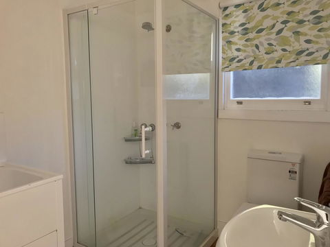 Beachend Bicheno - Holiday Find 14