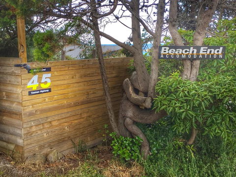 Beachend Bicheno - Holiday Find 1