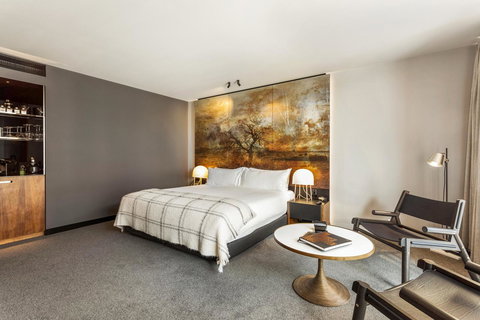 MACq 01 Hotel - Holiday Find 17