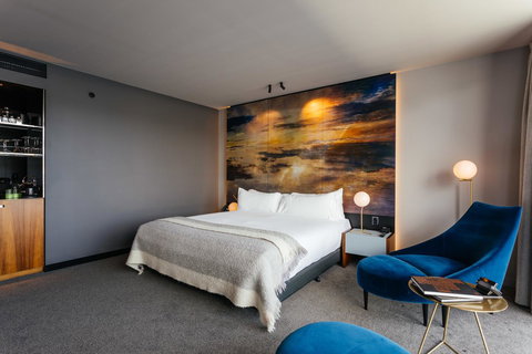 MACq 01 Hotel - Holiday Find 7