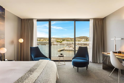 MACq 01 Hotel - Holiday Find 9