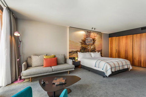 MACq 01 Hotel - Holiday Find 1