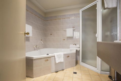 Hadley\'s Orient Hotel - Holiday Find 19