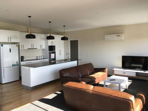 Couples Getaway On Bruny Island - Holiday Find 23