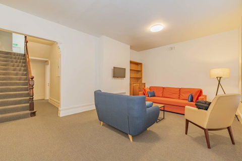 4 Bedroom House - Hobart CBD - Free Parking - Free WIFI - Holiday Find 6