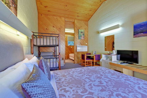 Gold Rush Inn - Holiday Find 22