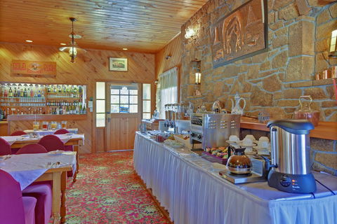 Gold Rush Inn - Holiday Find 5