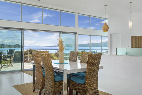 Sunset Bay Escape - Holiday Find 17