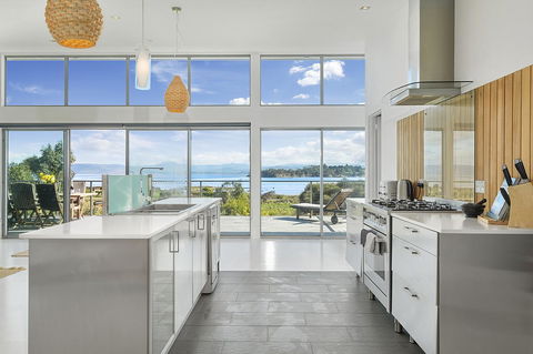 Sunset Bay Escape - Holiday Find 22
