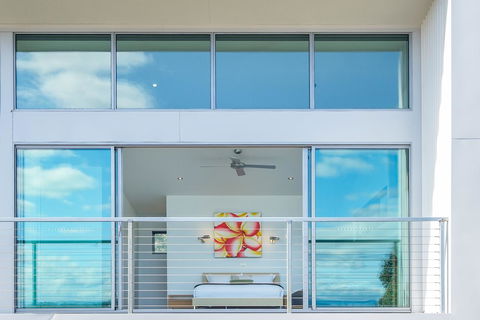 Sunset Bay Escape - Holiday Find 25