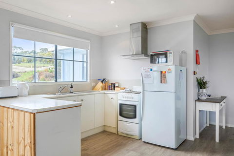 Omaroo Cottage Bruny Island - Holiday Find 8