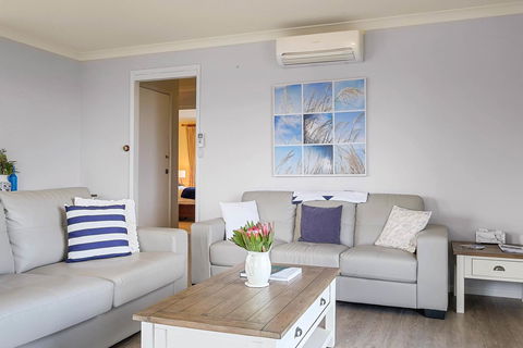 Omaroo Cottage Bruny Island - Holiday Find 4