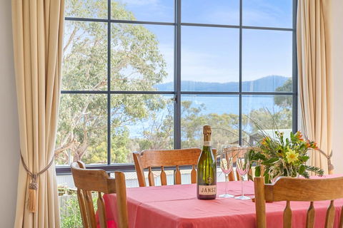 Omaroo Cottage Bruny Island - Holiday Find 5