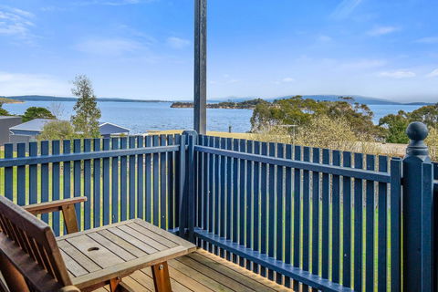 Omaroo Cottage Bruny Island - Holiday Find 2