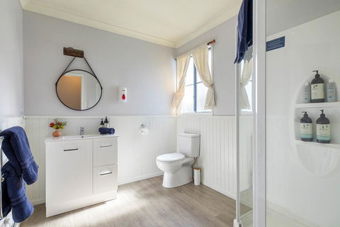 Omaroo Cottage Bruny Island - Holiday Find 11
