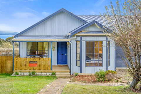 Omaroo Cottage Bruny Island - Holiday Find 12