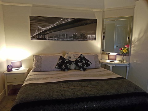 Two Up On York - Holiday Find 10