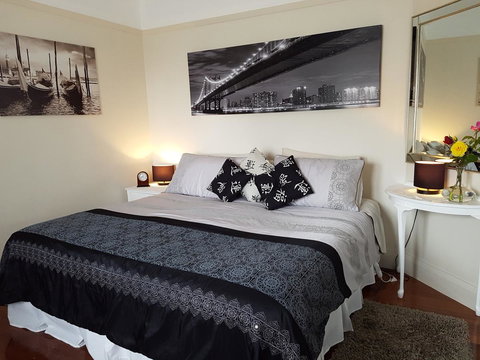 Two Up On York - Holiday Find 5