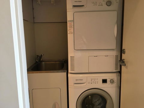 Hobart Inner City Apartment - Holiday Find 12