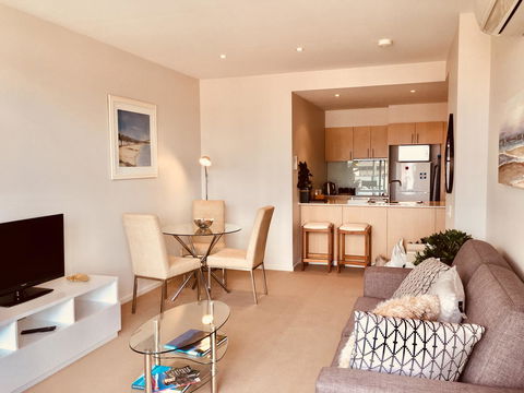 Hobart Inner City Apartment - Holiday Find 1