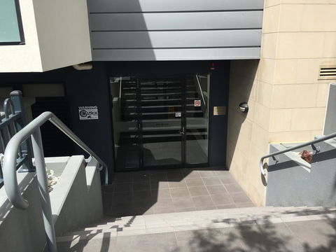 Hobart Inner City Apartment - Holiday Find 16