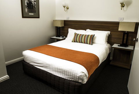 Lenna Of Hobart - Holiday Find 26