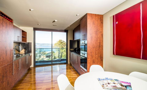 Lenna Of Hobart - Holiday Find 29