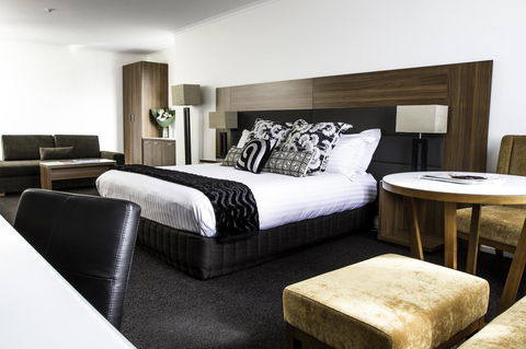 Lenna Of Hobart - Holiday Find 20