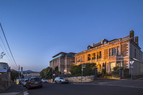 Lenna Of Hobart - Holiday Find 21