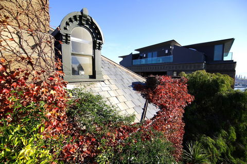 Lenna Of Hobart - Holiday Find 35