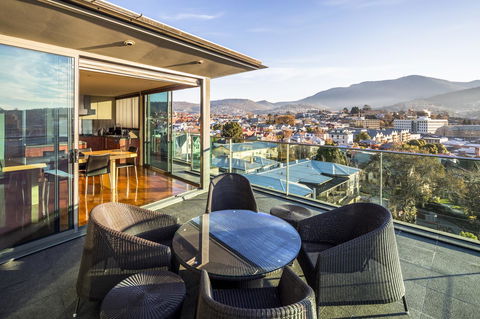 Lenna Of Hobart - Holiday Find 36