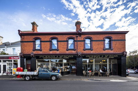 Lenna Of Hobart - Holiday Find 15