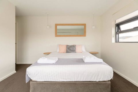 Kangaroo Bay Apartments - Holiday Find 24