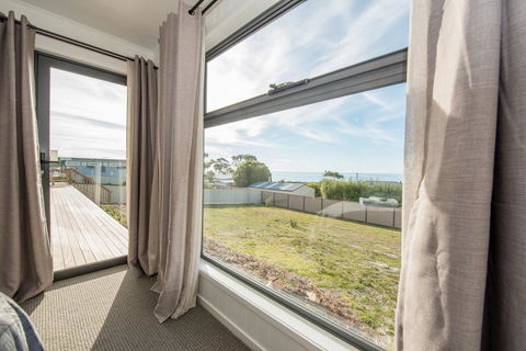 Beach House XIV - Holiday Find 10