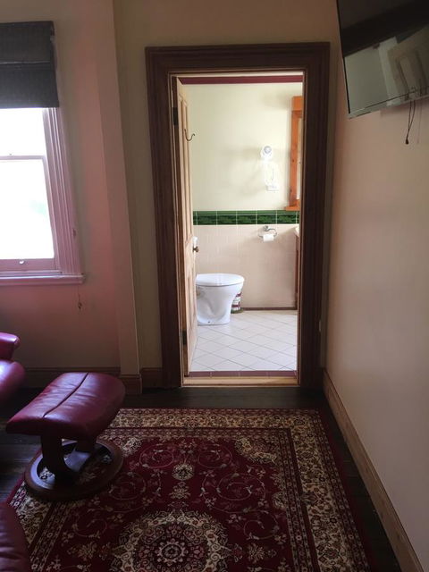 Kerrellie Cottages 2, 4 & 8 Reid Street - Holiday Find 16