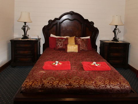 Kerrellie Cottages 2, 4 & 8 Reid Street - Holiday Find 4